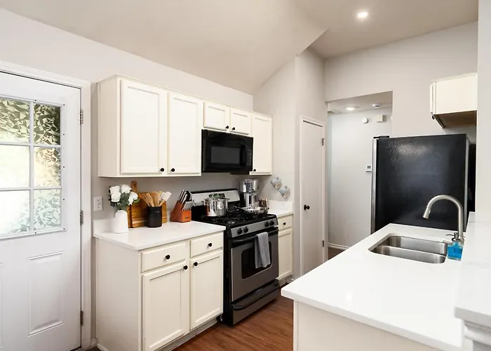 Cozy Getaway, Minutes From Austin! Holiday home Round Rock