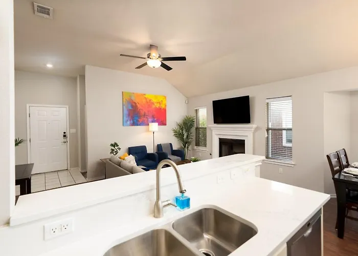 Cozy Getaway, Minutes From Austin! * Round Rock
