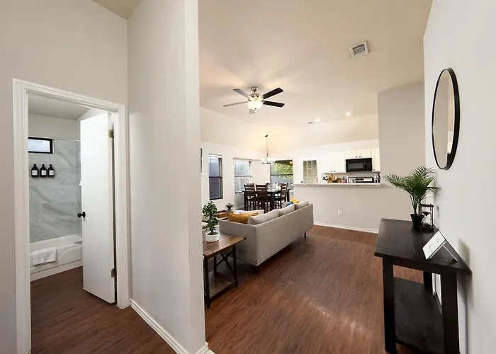Cozy Getaway, Minutes From Austin! Holiday home